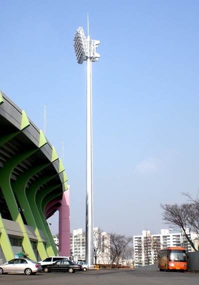 리프트식 조명타워 50M 4기 및 투광등기구
